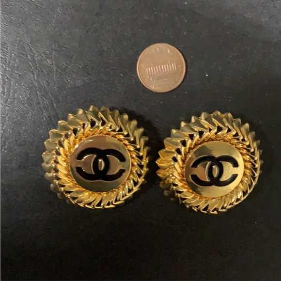 Chanel Rare Vintage Earrings Made in France - Picture 5 of 6